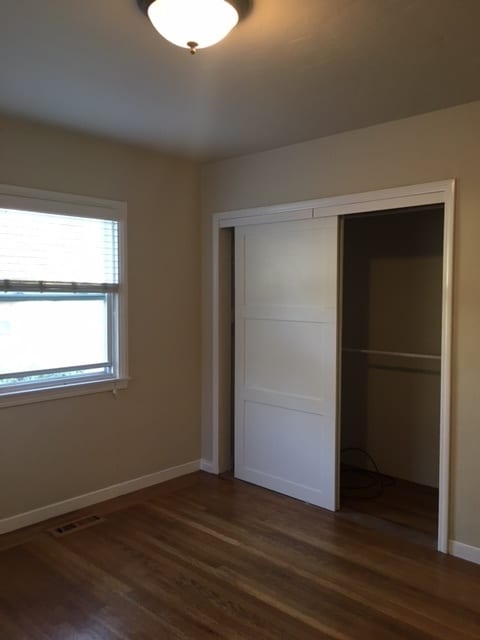 Building Photo - Charming 2 Bedroom Home Close to Downtown