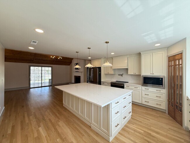 Building Photo - 1447 N Old Greensboro Rd