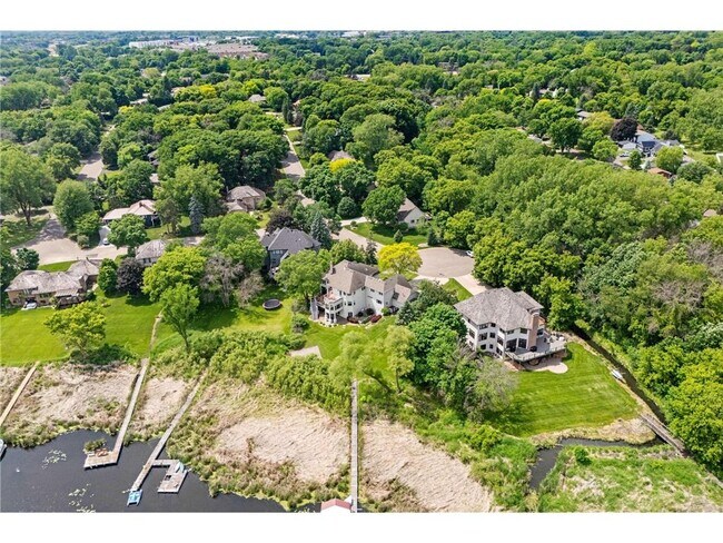 Building Photo - 6210 Deerwood Cir N