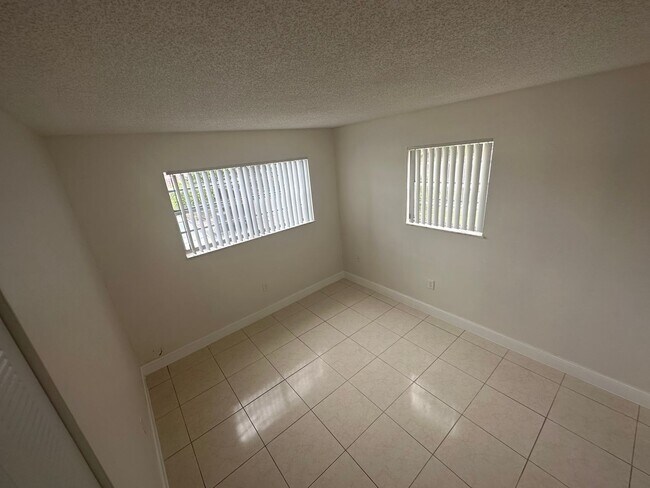 Building Photo - 651 NW 177th St