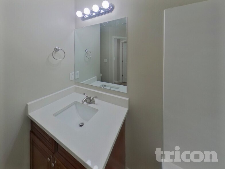 Building Photo - 5704 Ebley Ln