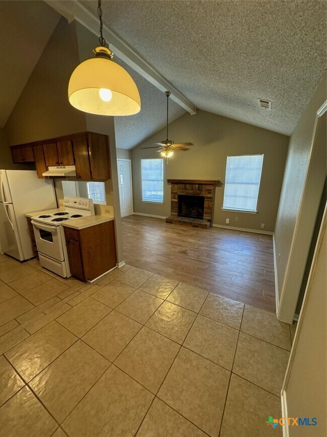 Building Photo - 1713 Mona Dr