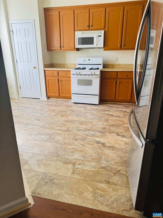 Building Photo - 1012 Somer Chase Ct