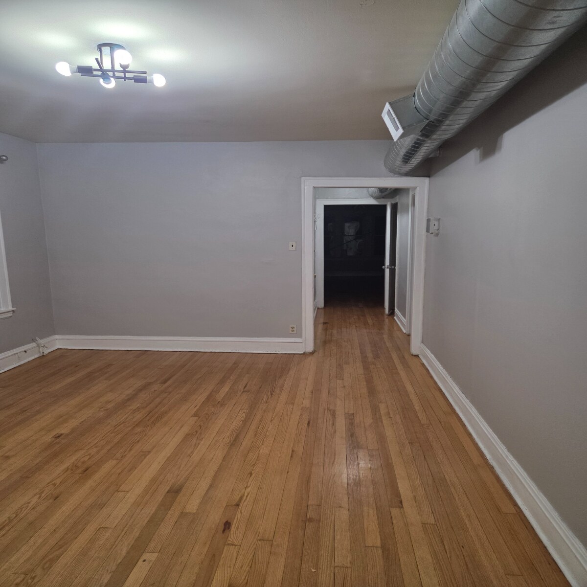 Building Photo - 6433 N Hamilton Ave