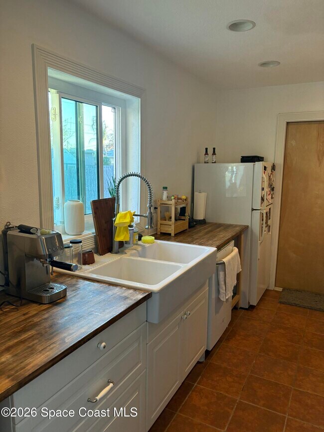 Building Photo - 324 Apollo Dr