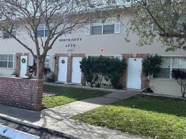 Building Photo - 1510 NE 50th Ct