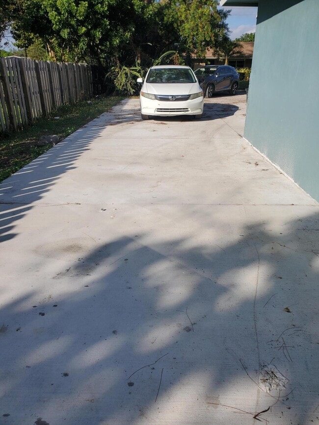 Building Photo - 4742 Hairland Dr