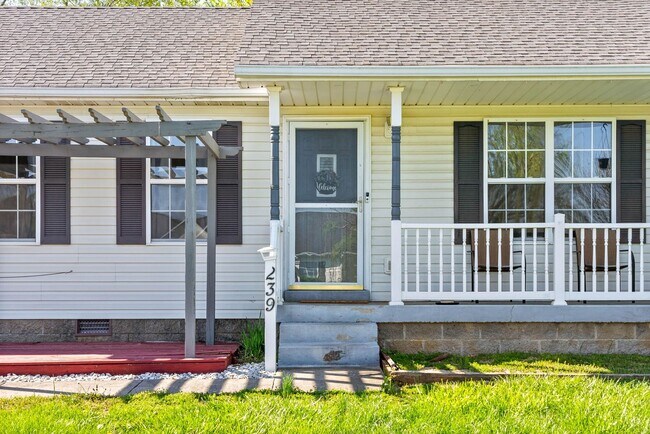Building Photo - 239 Golden Pond Ave
