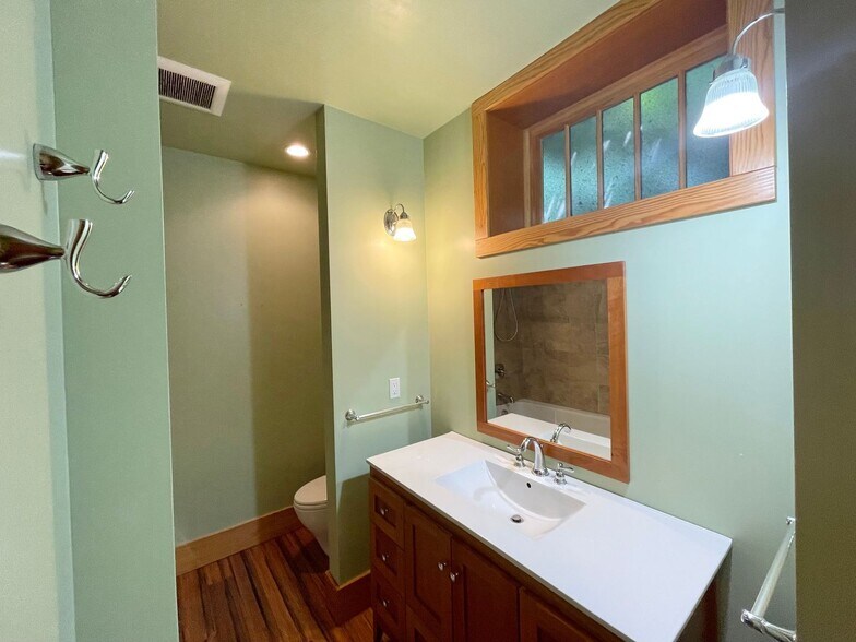 Building Photo - 2319 N 55th St