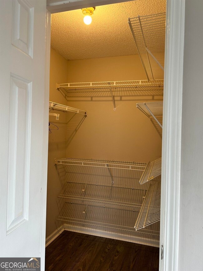 Building Photo - 435 Plantation Ct