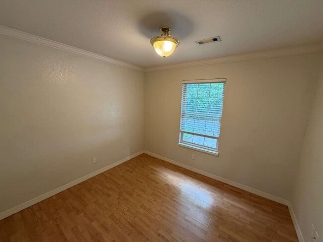 Building Photo - Modern, Low Maintenance Townhome in a Prime Fayetteville Location