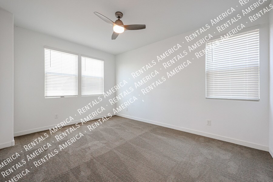 Building Photo - 1051 E Armstrong Wy