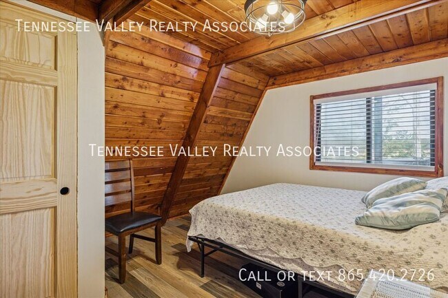 Building Photo - 2050 Chapel Rd