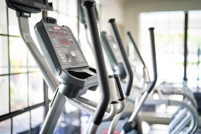 Building Photo - 6503 N Military Trl