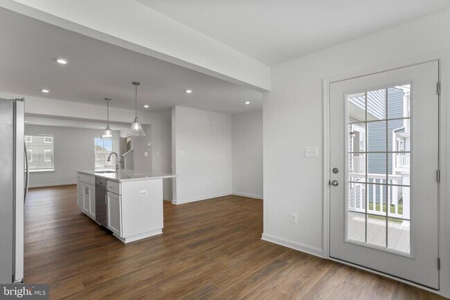 Building Photo - 233 Clifton Mnr