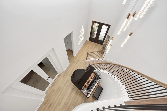 Building Photo - 29021 Red Lp Dr