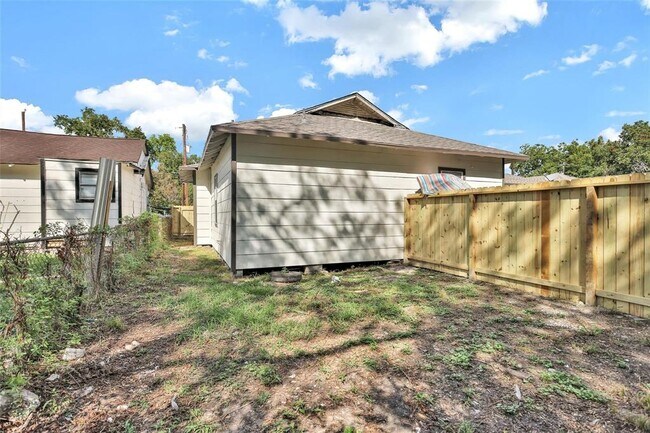 Building Photo - 4124 Sayers St