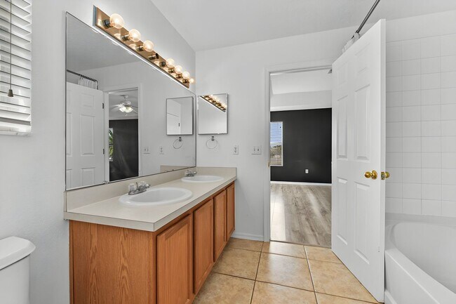 Building Photo - Perfect 4BR two story home with a Pool & Near Disney