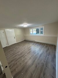 Building Photo - 31 Joyce St