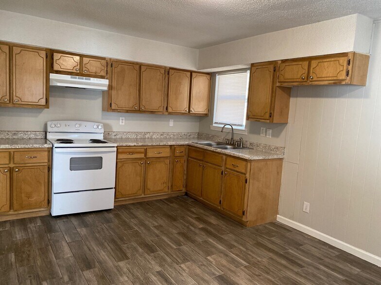 Building Photo - 19 Rolling Meadows Dr