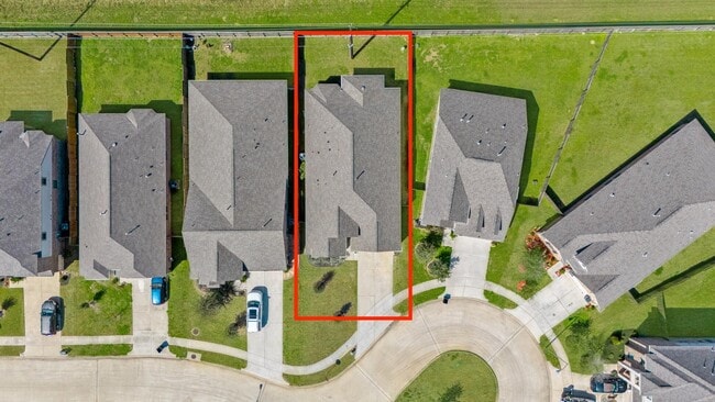 Building Photo - 16431 Elkcreek Dr