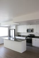 Building Photo - 182 S Bushnell Way