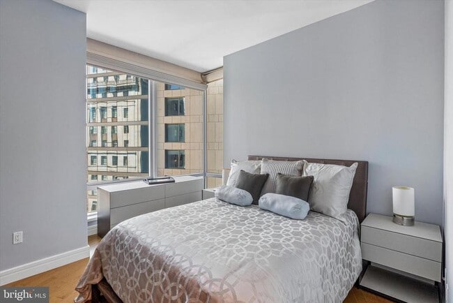 Building Photo - 1414 S Penn Square