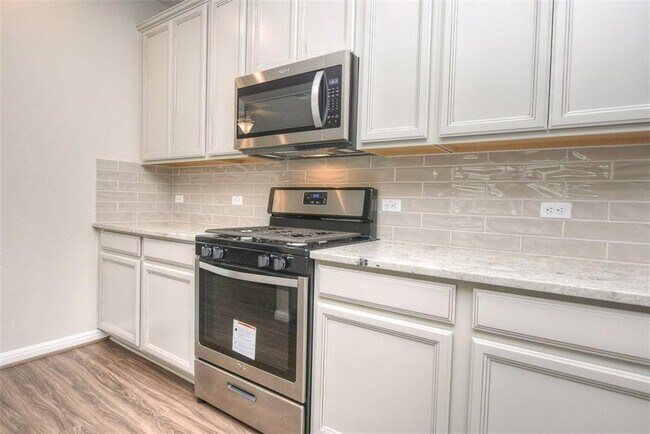 Building Photo - 228 McFarland St