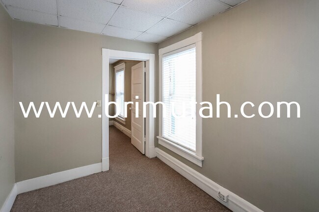 Building Photo - 273-275 S. 400 E. - 4