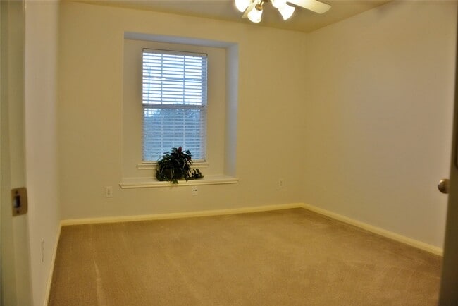 Building Photo - 12802 Mills Trail Lane