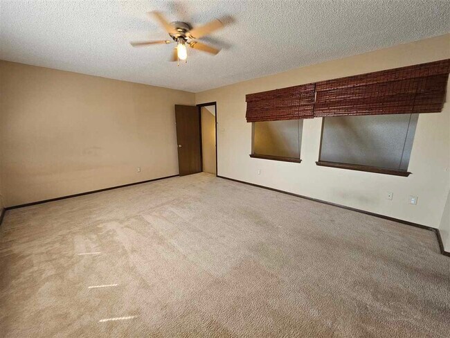 Building Photo - 1104 NW 52nd Cir