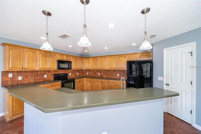 Building Photo - 337 Alfani St