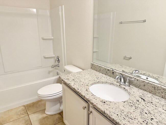 Building Photo - Spacious 5-Bedroom Home - Heart of Pace