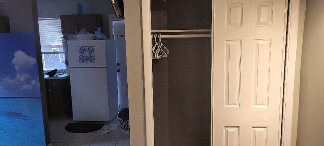 Building Photo - 129 SE 2nd Terrace