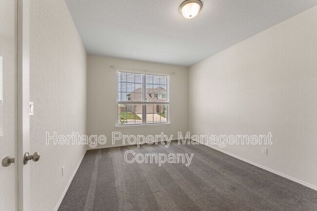 Building Photo - 942 Blue Violet