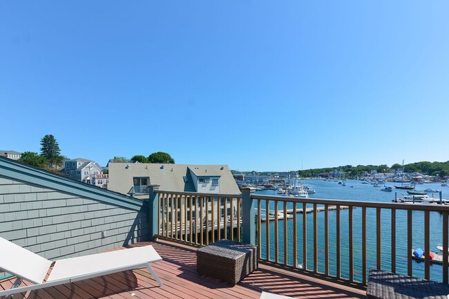 Building Photo - Winter Rental: Waterfront 3 Bed/3 Bath on ...