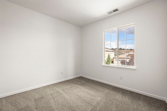 Building Photo - 4 Bedroom Home with Loft & Mountain Views ...