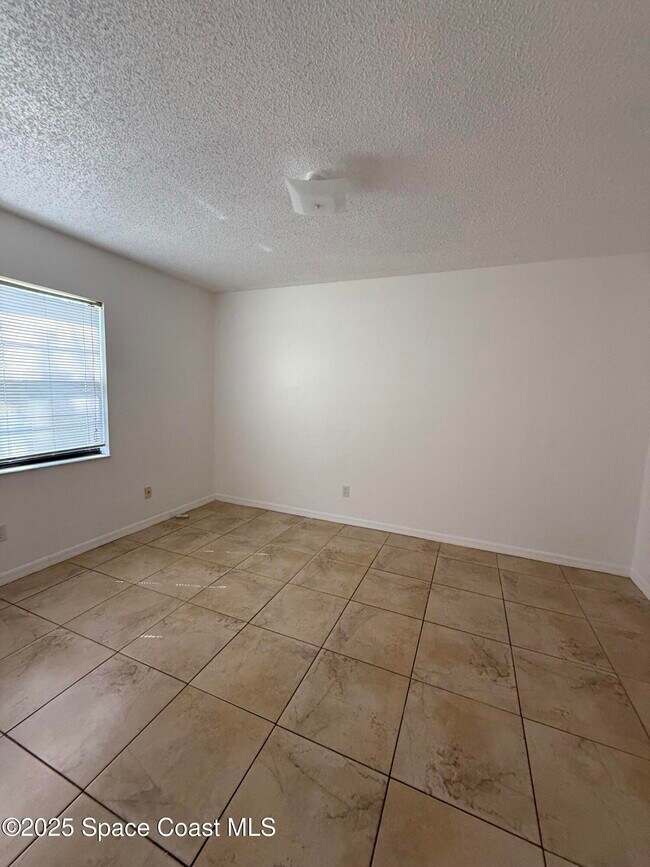 Building Photo - 4900 Volusia Ave