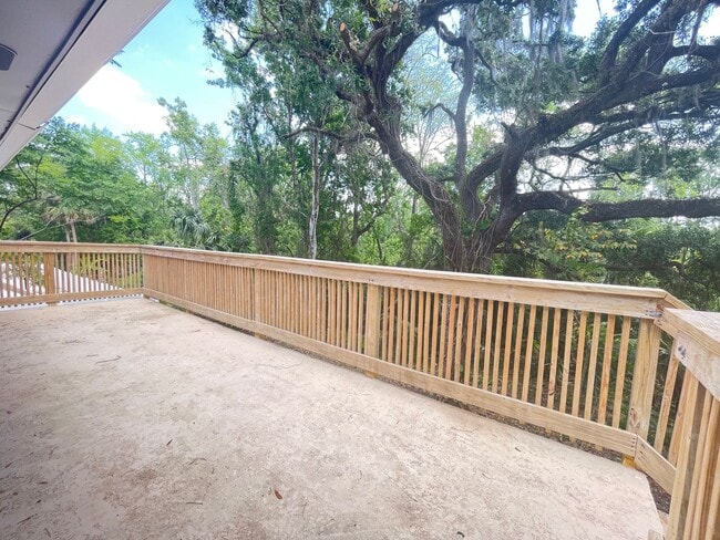 Building Photo - Amazing 4 BR 3 BA Altamonte home with Cons...