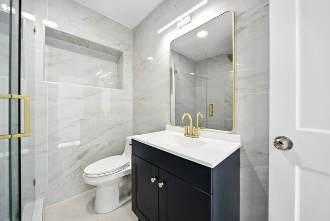 Building Photo - 4613 W Fair Oaks Ave