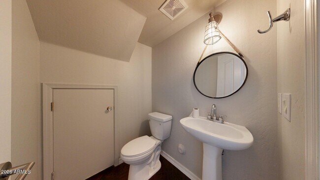 Building Photo - 451 W Mountain Sage Dr