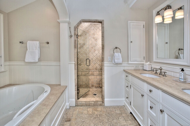 Building Photo - 15 Catamount Rd