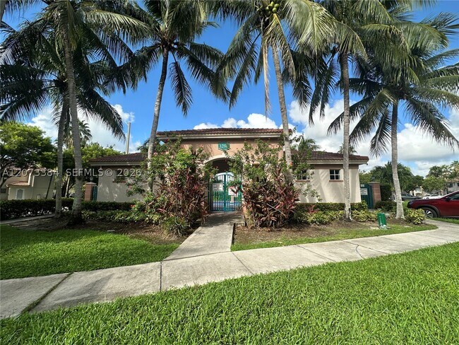 Building Photo - 2921 SE 13th Ave