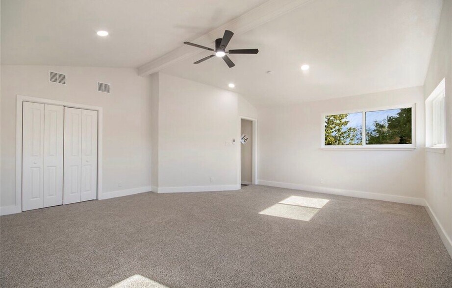 Building Photo - 1212 Willow Glen Dr