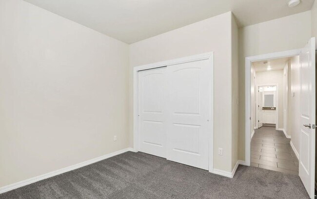 Building Photo - 2911 Aragon Ave