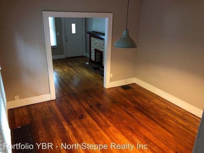Building Photo - 2 br, 1 bath Apartment - 123 Redbud Alley