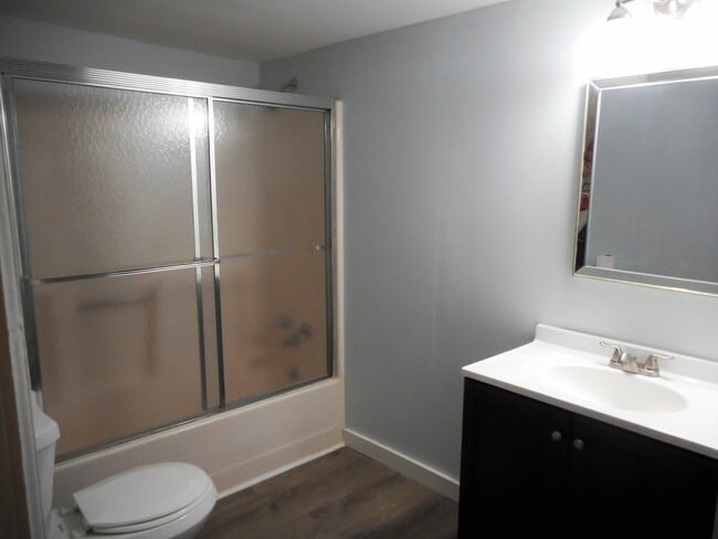 Building Photo - 820 Oakdale Rd