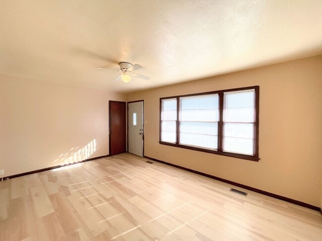 Building Photo - Cozy 3 bed 2 bath home with basement in Wichita