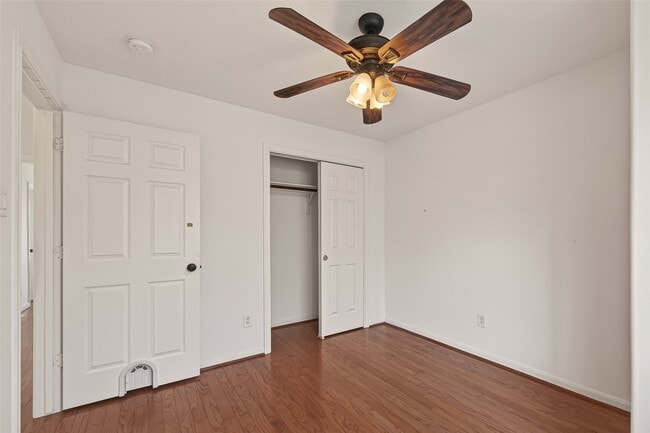 Building Photo - 218 Plaza Del Sol Park