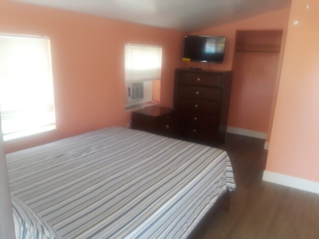 Building Photo - 2061 NW 188th Ter